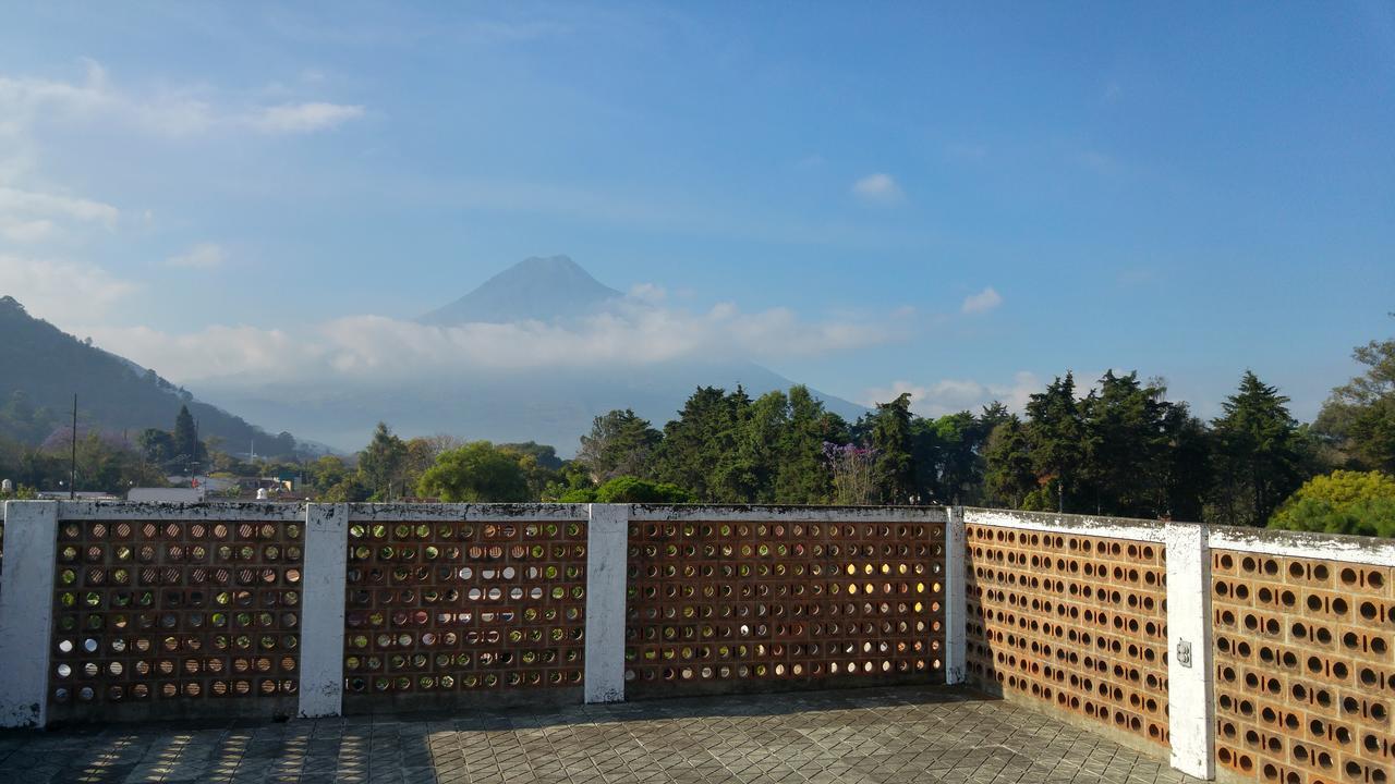 Ixkanul Antigua Hotel Exterior photo
