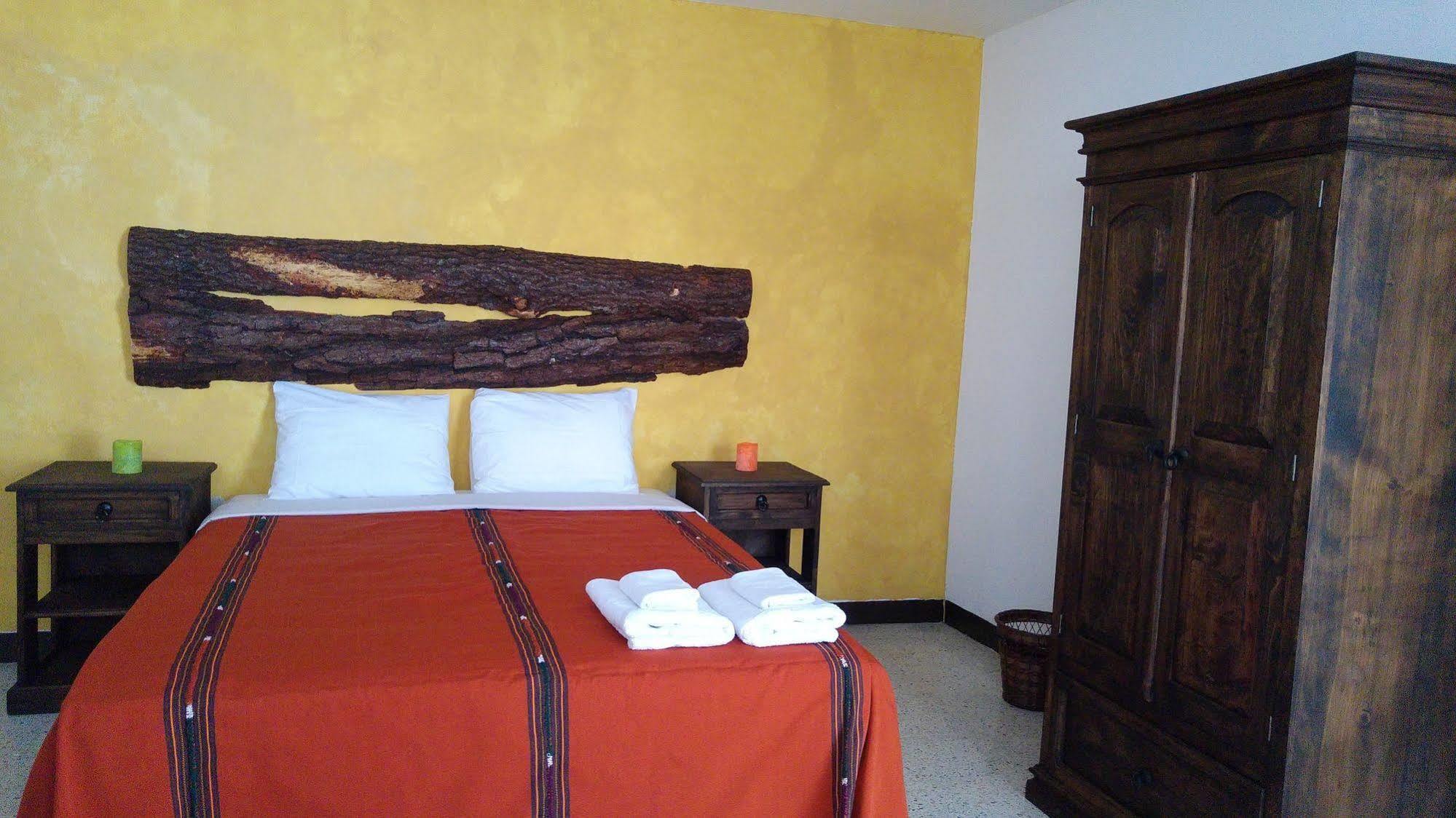 Ixkanul Antigua Hotel Exterior photo