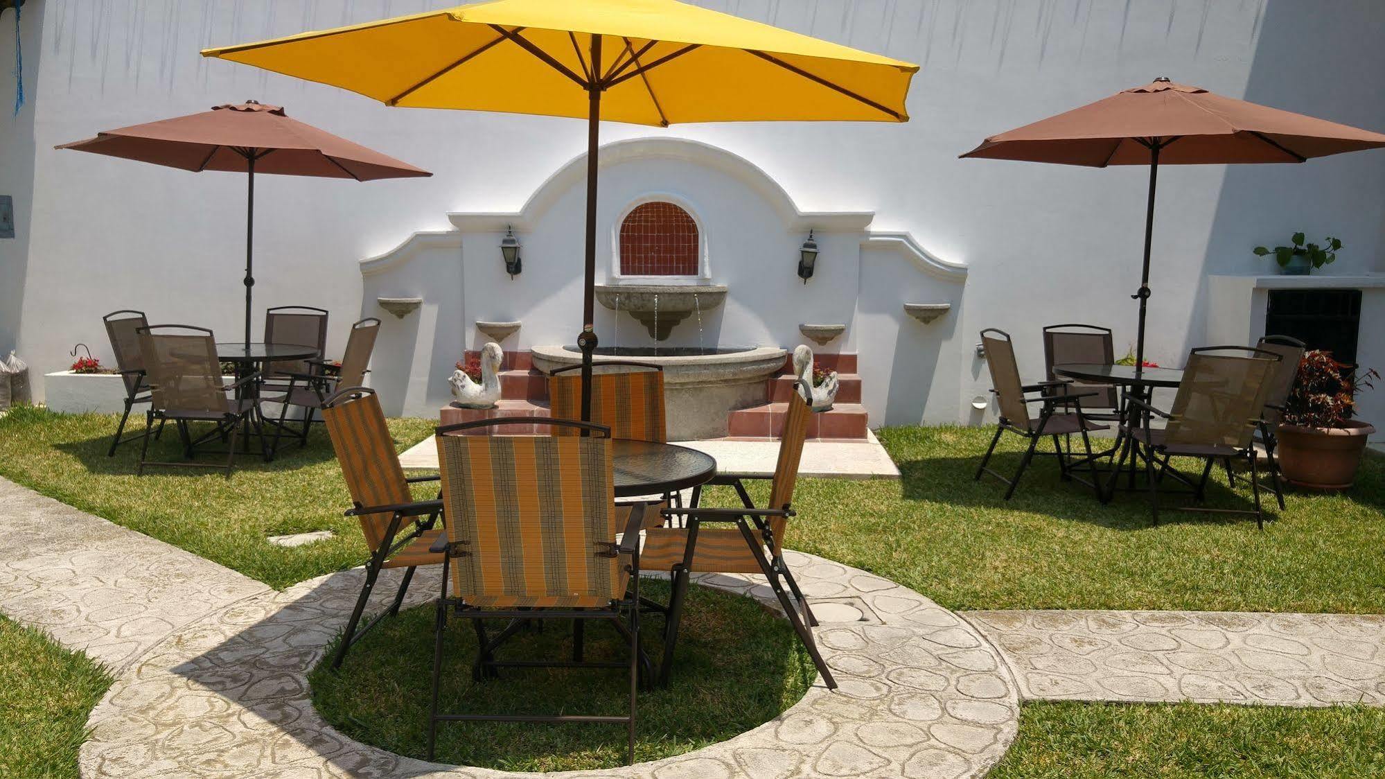 Ixkanul Antigua Hotel Exterior photo